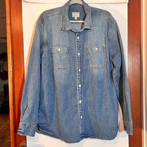 AEO Faded Chambray Button Shirt